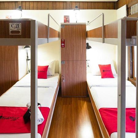 בנדונג Reddoorz Hostel @ Dago 2 מראה חיצוני תמונה