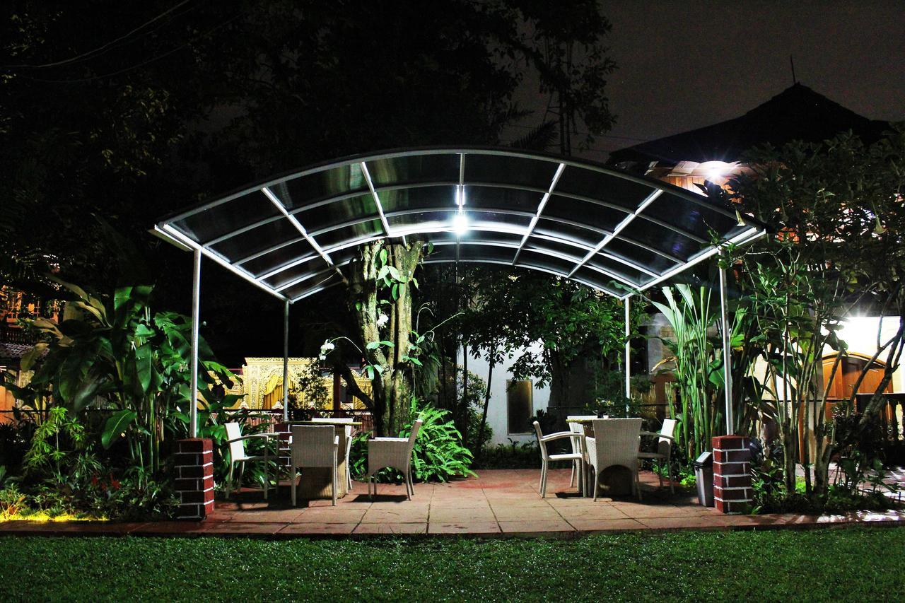 בנדונג Reddoorz Hostel @ Dago 2 מראה חיצוני תמונה