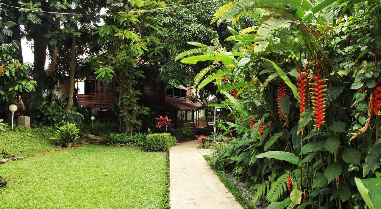 בנדונג Reddoorz Hostel @ Dago 2 מראה חיצוני תמונה