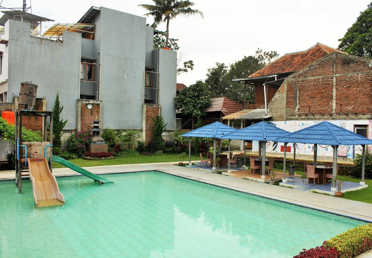 בנדונג Reddoorz Hostel @ Dago 2 מראה חיצוני תמונה