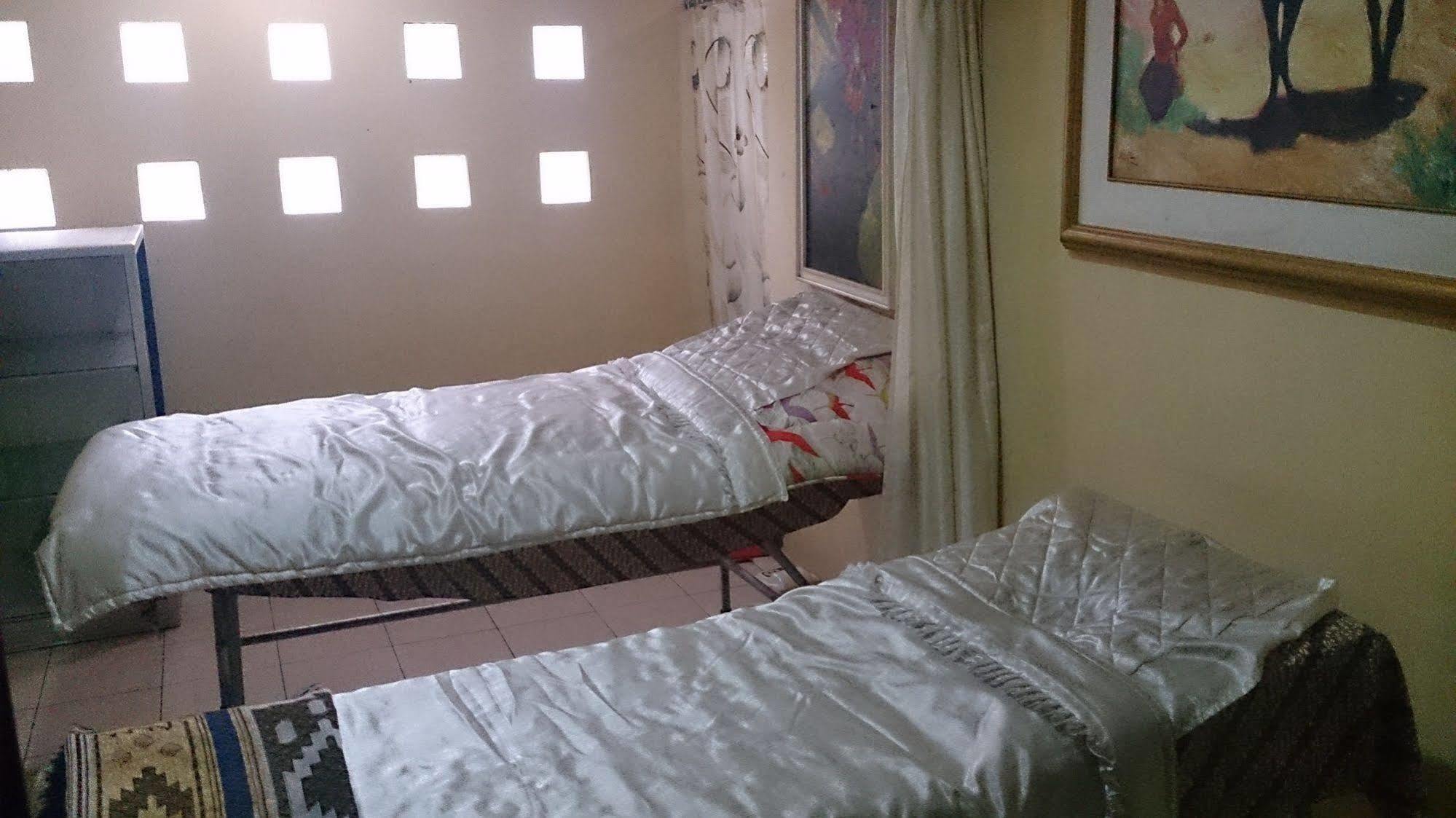 בנדונג Reddoorz Hostel @ Dago 2 מראה חיצוני תמונה