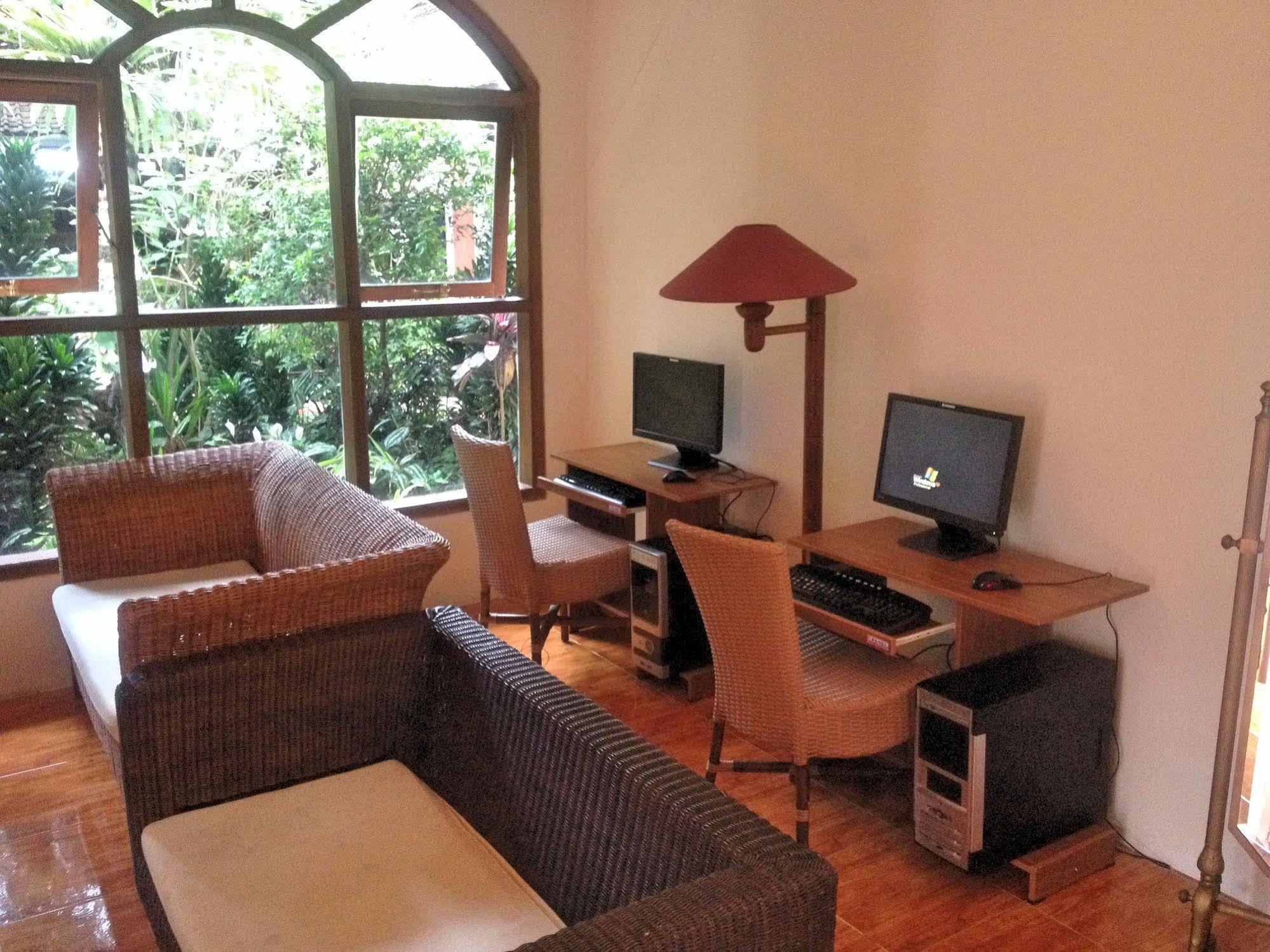 בנדונג Reddoorz Hostel @ Dago 2 מראה חיצוני תמונה