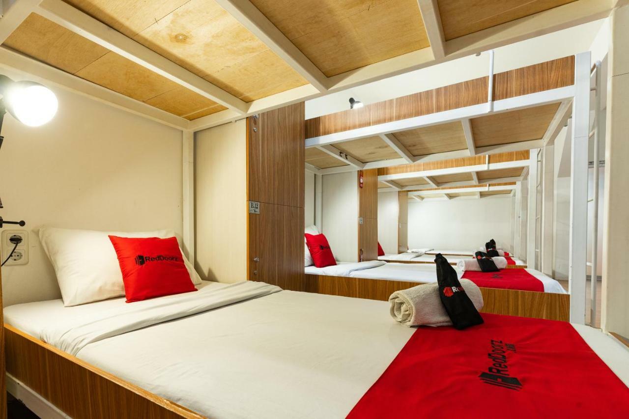בנדונג Reddoorz Hostel @ Dago 2 מראה חיצוני תמונה
