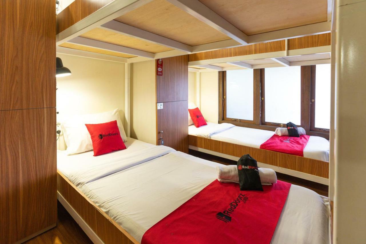 בנדונג Reddoorz Hostel @ Dago 2 מראה חיצוני תמונה