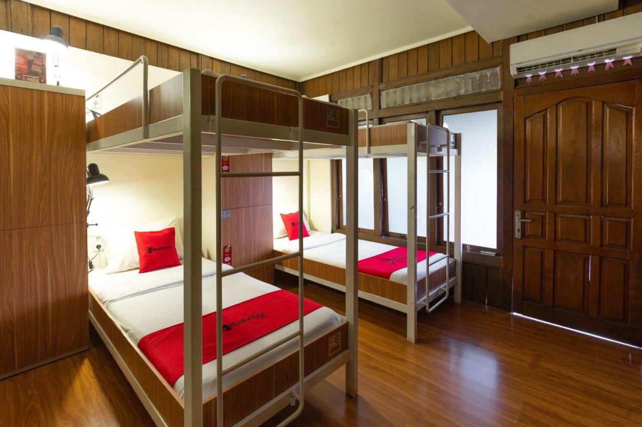 בנדונג Reddoorz Hostel @ Dago 2 מראה חיצוני תמונה